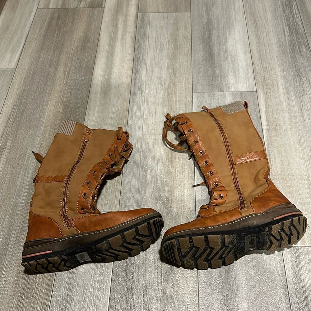 Extreme size 7 boots